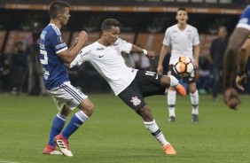 Pedrinho jogando contra o Millonarios, na Arena Corinthians, pela Libertadores