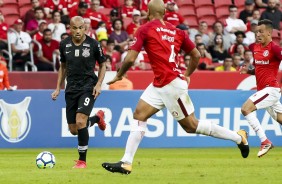 Roger foi titular contra o Internacional; Duelo terminou em derrota para o Corinthians