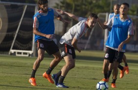 Jogadores em atividade no treino desta quarta antes de enfrentar o Amrica-MG