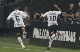 Jadson comemora o nico gol na partida desta quinta