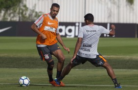 Júnior Dutra durante atividades da manhã no CT