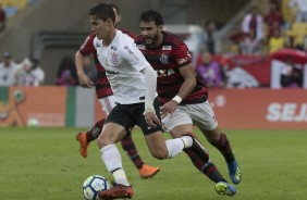 Mateus Vital durante partida contra o Flamengo, no Maracan, pelo Campeonato Brasileiro