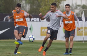 Pedro Henrique, Thiaguinho e Rodrigo Figueiredo no treino da manh no CT