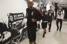 Roger chegam a Arena para duelo contra o Santos