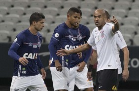 Roger marcou o único gol do Corinthians na noite desta quarta-feira, na Arena