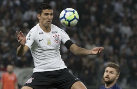 Balbuena durante clássico contra o Santos, na Arena Corinthians