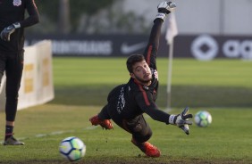 Caque Frana, goleiro reserva, no treinamento desta sexta-feira no CT