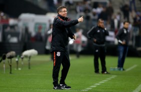 Osmar Loss comandou o time que empatou com o Santos na Arena Corinthians