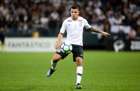 Sidcley atuando contra o Santos, na Arena Corinthians, pelo Campeonato Brasileiro