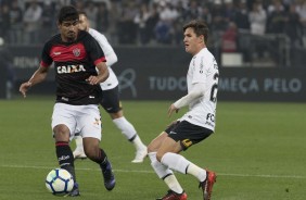 Mateus Vital em partida contra o Vitria, pelo Campeonato Brasileiro, na Arena Corinthians
