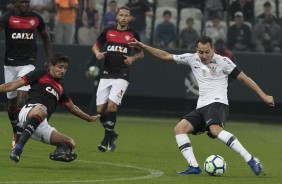 Rodriguinho atuando contra o Vitria, na Arena Corinthians, pelo Brasileiro