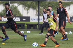 Clayson esteve em campo durante o treinamento desta tarde no CT