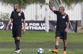 Danilo, aniversariante do dia, e Sheik no treino desta tarde no CT