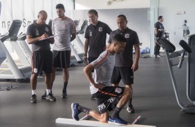 Thiaguinho faz trabalho na academia do CT após voltar da folga de dez dias por conta da Copa
