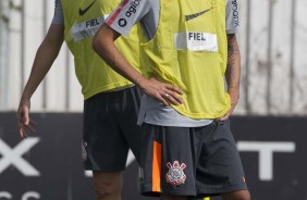 Henrique e Thiaguinho treinando no CT Joaquim Grava neste sábado