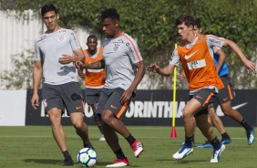 Jogadores treinam para enfrentar o Cruzeiro no amistoso de quarta-feira