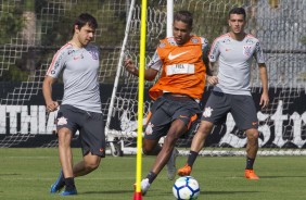 Romero e Pedrinho treinando durante a tarde sbado no CT