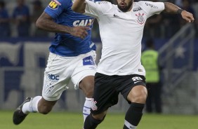 Clayson durante jogo contra o Cruzeiro, em amistoso no Mineirão