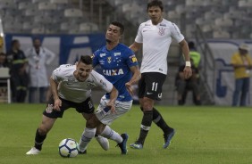 Mantuan e Romero durante partida amistosa contra o Cruzeiro, no Mineiro