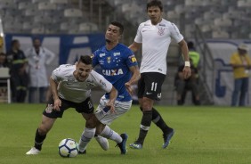 Mantuan e Romero durante partida amistosa contra o Cruzeiro, no Mineirão