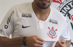 Jonathas Jesus se apresenta de forma oficial no Corinthians