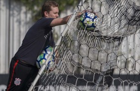 Jogadores em atividade no treino desta sexta