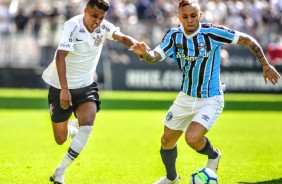 Pedrinho atuando contra o Grêmio, na Arena Corinthians, em partida amistosa