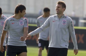 Romero e Henrique durante o treino de hoje no CT Joaquim Grava