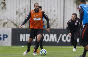 O meia Danilo no treinamento que antecede o último amistoso contra o Cruzeiro