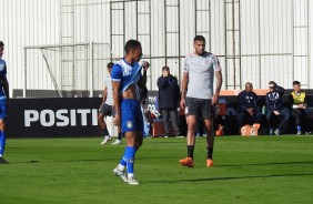 O recm-chegado atacante Jonathas participou do jogo-treino contra o So Caetano, no CT