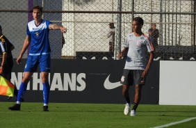 Pedrinho durante o jogo-treino contra o So Caetano, no CT