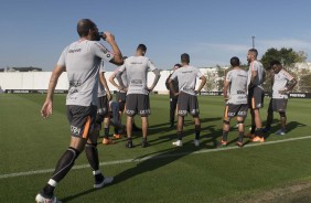 No CT Joaquim Grava, jogadores fazem jogo-treino contra o São Caetano