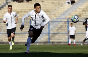 Rafael Bilu atuando contra o Atlético-MG pelo Brasileirão sub-20