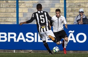 Rafinha no duelo contra o Atlético-MG pelo Brasileirão sub-20