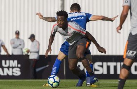 Ren Jnior durante jogo-treino contra o So Caetano