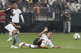 Gabriel durante jogo contra o Botafogo, na Arena Corinthians