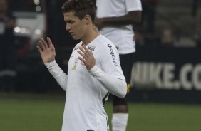 Mateus Vital durante jogo contra o Botafogo, na Arena Corinthians