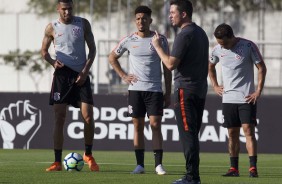 Osmar Loss e os novatos Jonathas e Douglas no treino de hoje no CT Joaquim Grava