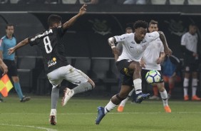 Renê Júnior durante partida contra o Botafogo, na Arena Corinthians, pelo Brasileirão