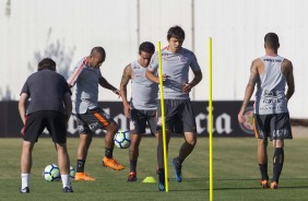 Jogadores durante o ltimo treino antes do jogo contra o So Paulo, no Morumbi