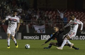 Rodriguinho em jogada contra o So Paulo, pelo Campeonato Brasileiro, no Morumbi