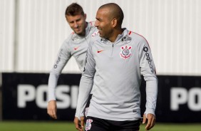 Atacante Emerson Sheik no treino que prepara a equipe para enfrentar o Cruzeiro