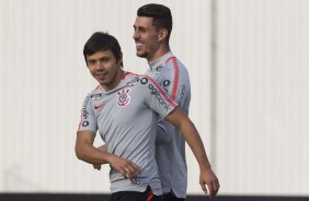 Romero e Danilo Avelar no treinamento desta terça-feira; Último antes do jogo contra o Cruzeiro