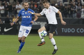 Henrique durante partida contra o Cruzeiro, na Arena Corinthians, pelo Brasileiro