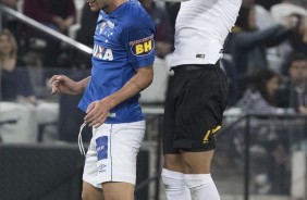Léo Santos durante jogo contra o Cruzeiro, na Arena Corinthians, pelo Brasileirão