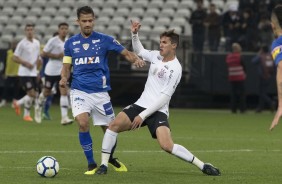 Mateus Vital durante partida contra o Cruzeiro, na Arena Corinthians