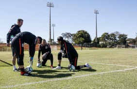 Goleiros treinando no CT do Brasiliense para o duelo contra o Vasco