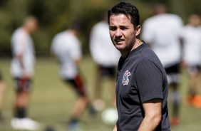 Técnico Osmar Loss durante o treino desta manhã no CT do Brasiliense