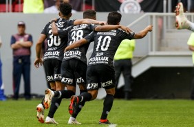 Jogadores comemorando o gol de Romero contra o Vasco, pelo Campeonato Brasileiro