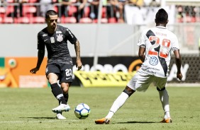 Lateral Fagner durante vitria contra o Vasco, no estdio Man Garrincha